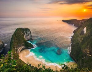 Nusa Penida Island_0018_097789000_1704253871-shutterstock_2328147155